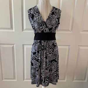 ▪️White house black market dress▪️